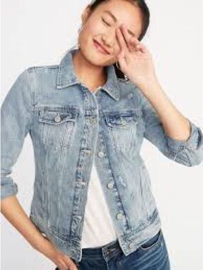 Old Navy Medium Wash Distressed Denim Jacket Size Medium
